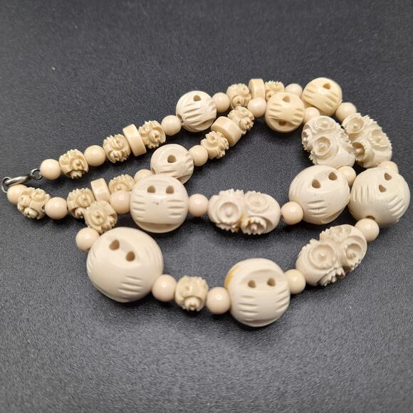 Vintage Celluloid Beaded Necklace, Carved Beads, 16", 1950s Vintage Jewelry - Picture 11 of 12